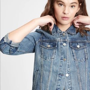 GAP Icon Denim Jacket with Washwell NWOT